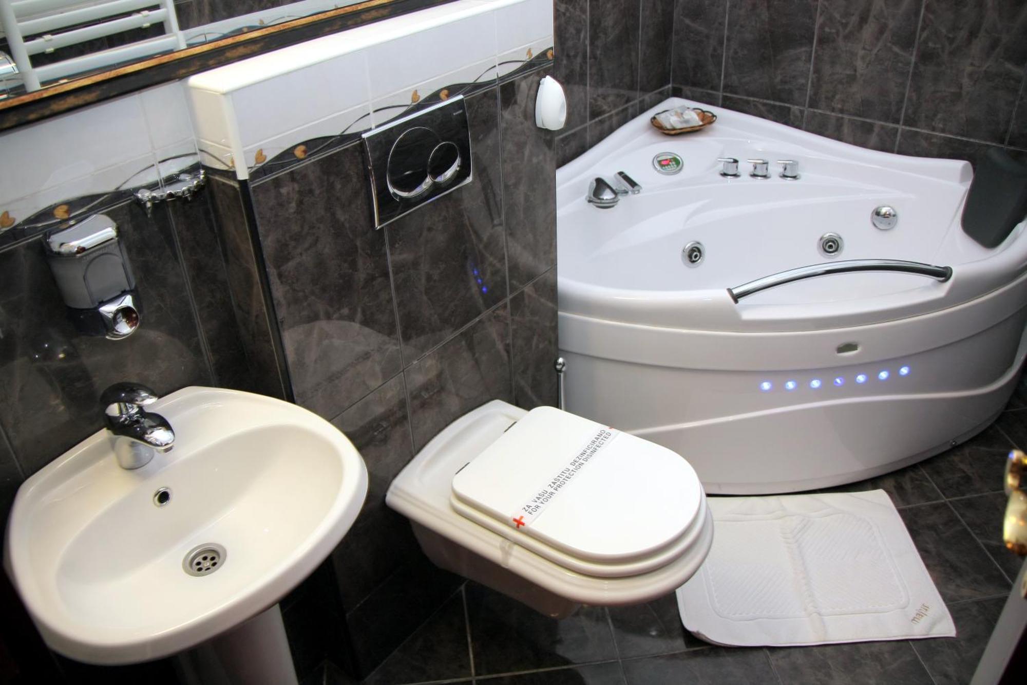 סובוטיקה Hotel Villa Majur מראה חיצוני תמונה