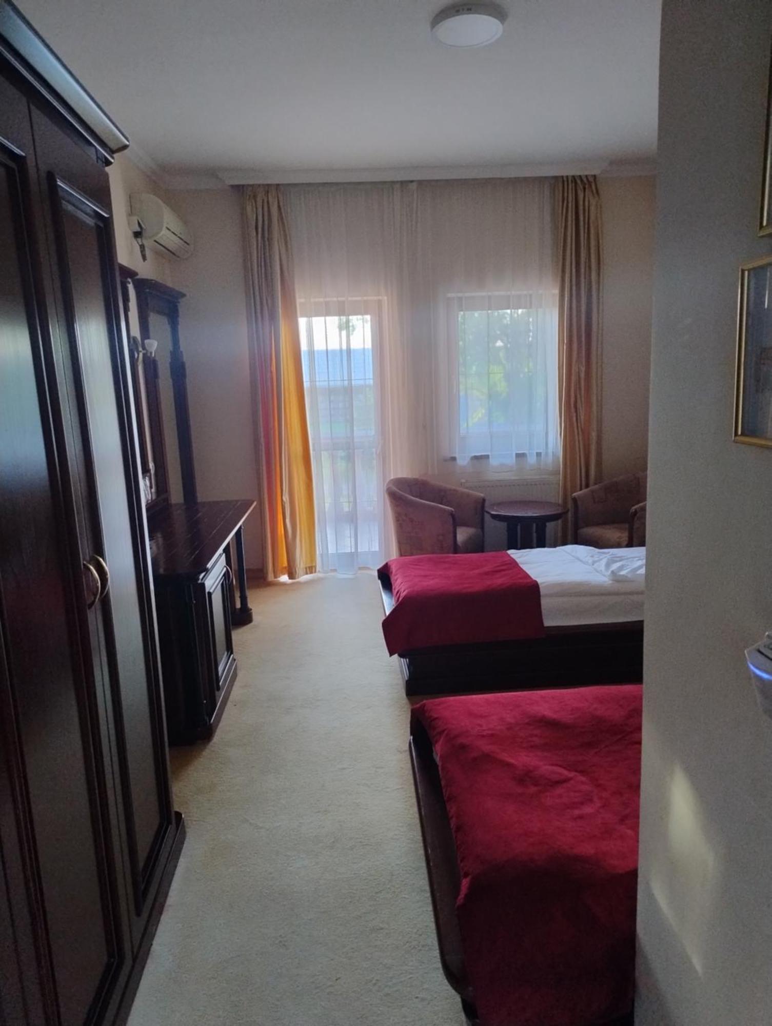 סובוטיקה Hotel Villa Majur מראה חיצוני תמונה