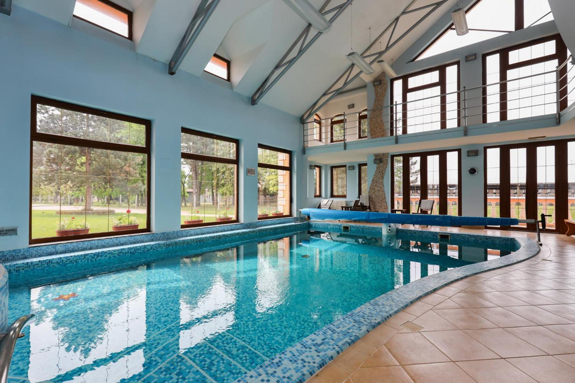 סובוטיקה Hotel Villa Majur מראה חיצוני תמונה