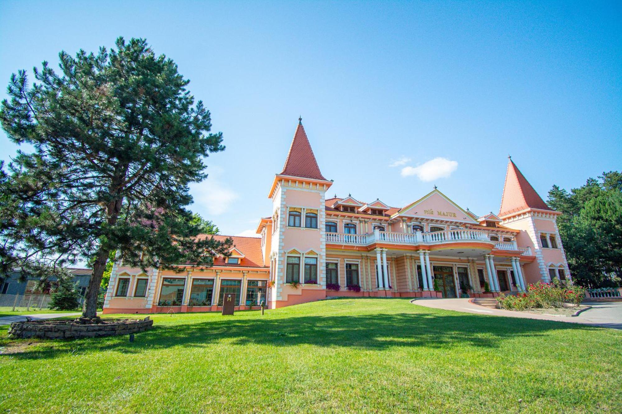 סובוטיקה Hotel Villa Majur מראה חיצוני תמונה
